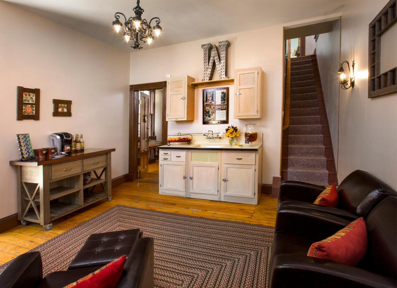 مبيت وإفطار Bellevue Weller Haus Bed, Breakfast & Event Center المظهر الخارجي الصورة